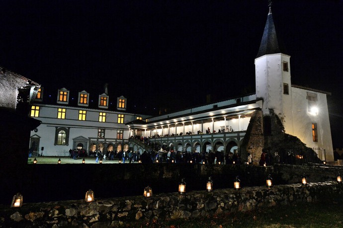 Le château depuis l'avant-cour lors de la Nuit Européenne des Musées