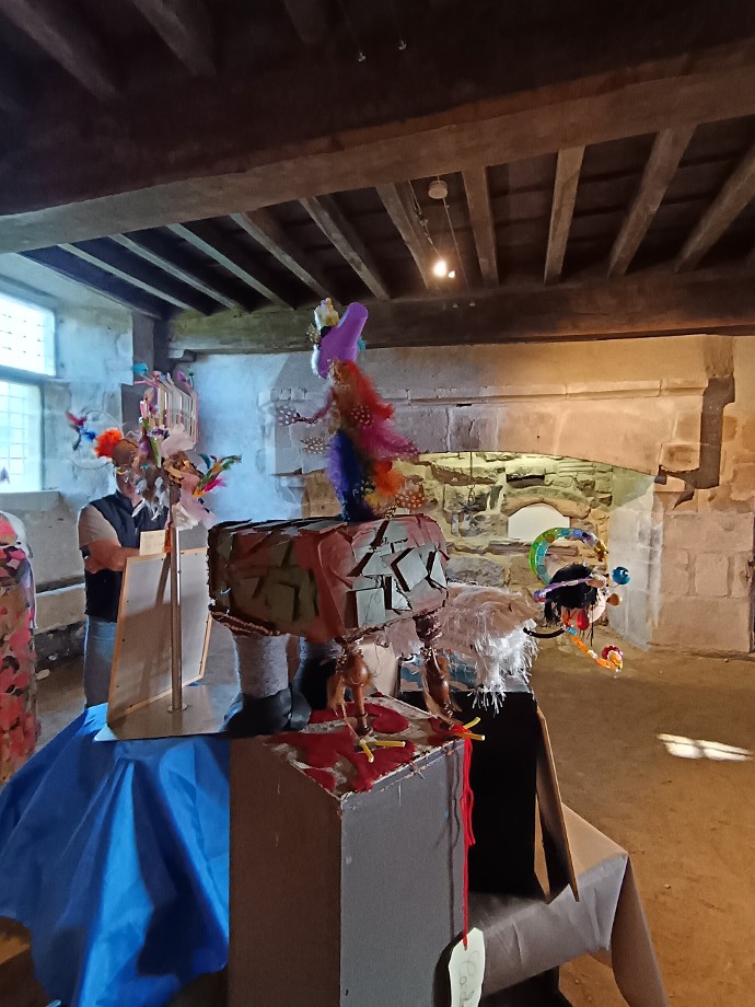 Créatures fantastiques réalisées parles CE1 et CE2 de l'école de Mornand en Forez