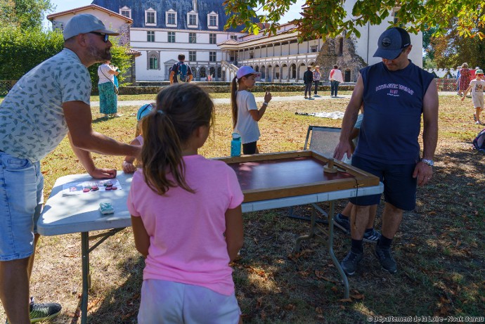 Jeux en bois en famille