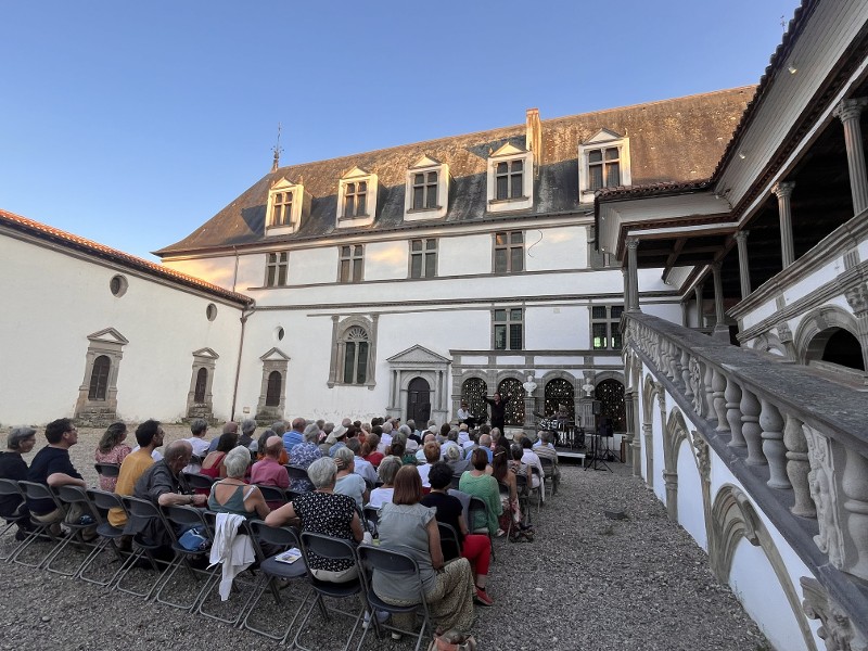 Concert " A bout de souffle" dans l'écrin de la cour d'honneur de la Bâtie d'Urfé